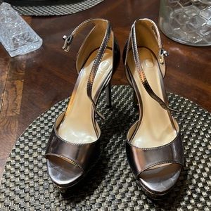 JLo heels size 6.5 pewter color